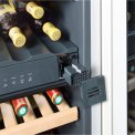 De Liebherr EWTdf1653-26 wijn koelkast is voorzien van luchtfilter voor frisse lucht